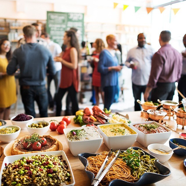 Catering for a Crowd: Best Practices for Preparing Banquets and Buffets Catering for a Crowd: Best Practices for Preparing Banquets and Buffets