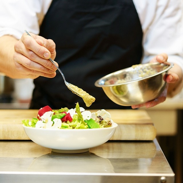 دیکھئے: فوری اور بآسانی تیار ہونے والی سلاد اور سینڈ وچ کی ترکیبیں (ریسیپیز)