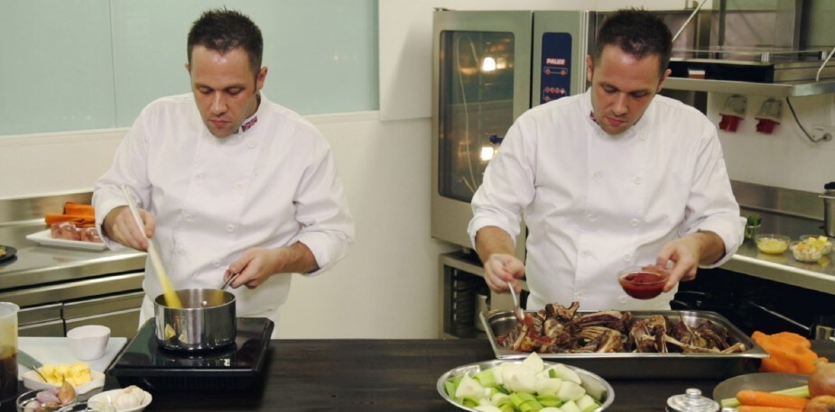 دیکھیئے: مستند اسٹیک اینڈ چپس اور اسٹارگیزی شیپرڈ پائی بنانے کا طریقہ-