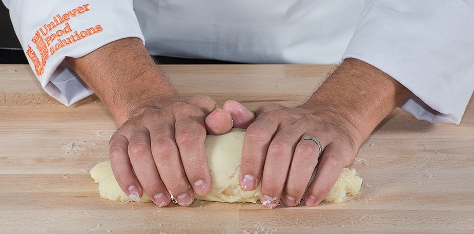 اطالوی کھانے بنانےکے طریقے: ٹورٹیلینی، ریسوٹو اور گنوچی میں مہارت حاصل کریں-