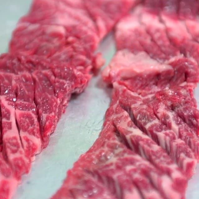 دیکھیئے: کنگ کٹ کوکنگ تکنیک میں کیسے مہارت حاصل کریں-